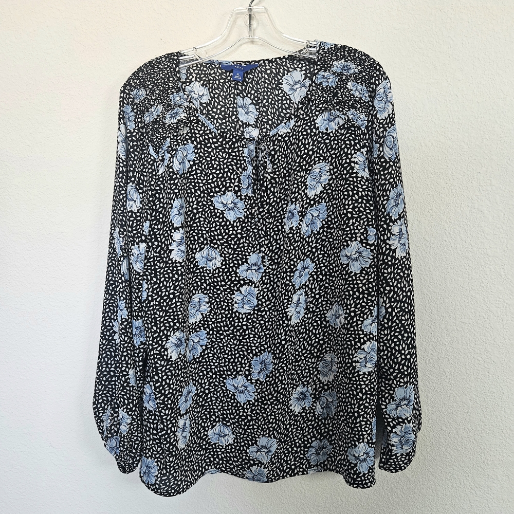 Apt. 9 Black and Light Blue Patterned Blouse